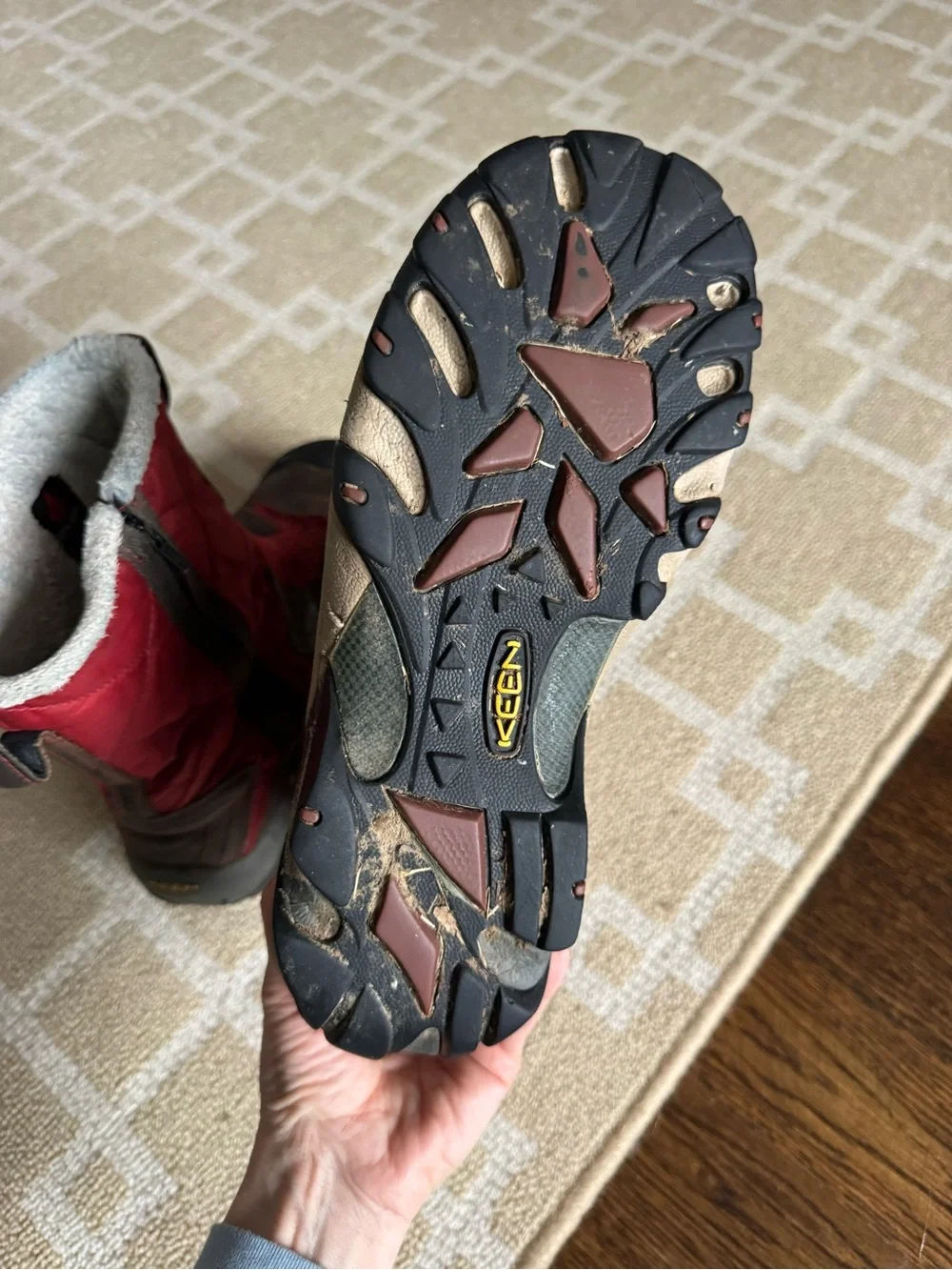 KEEN Betty Waterproof Winter Snow Boots Red Brown Insulated Women’s 9.5